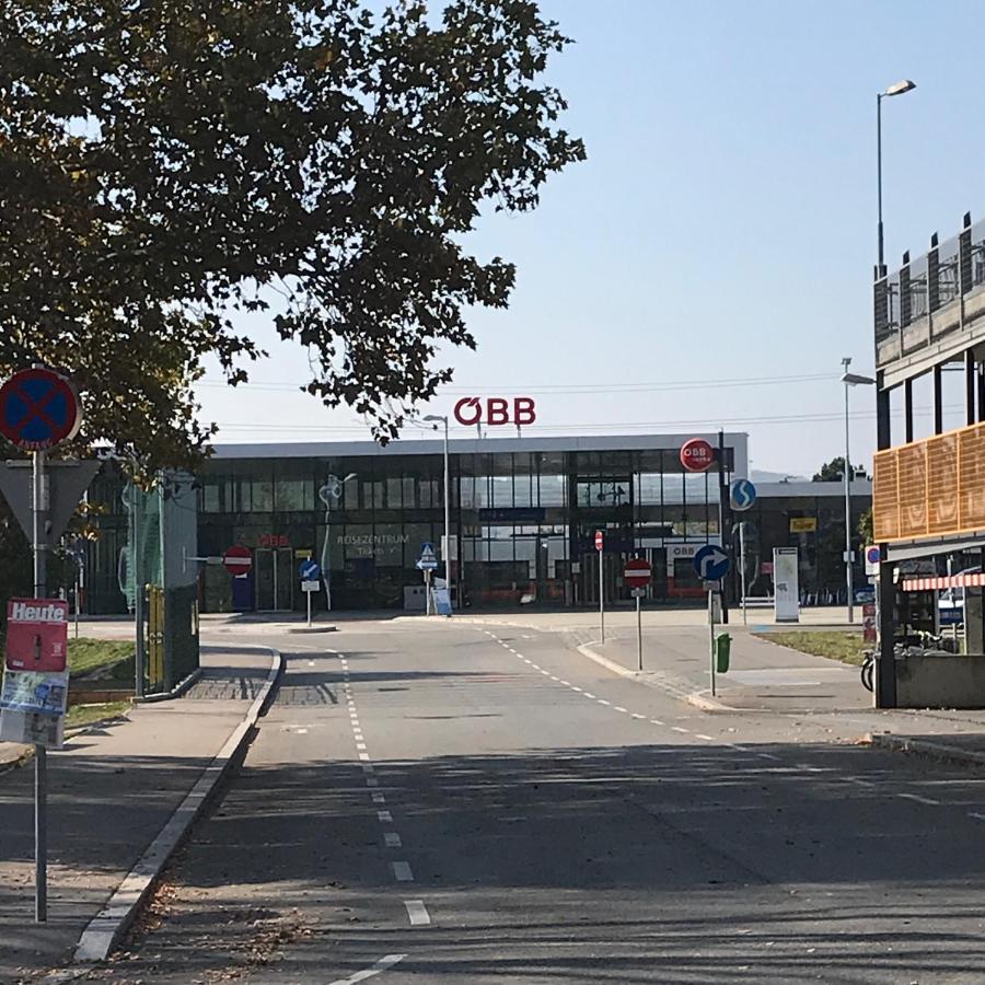 Lg Tiny Apartman Korneuburg Kültér fotó