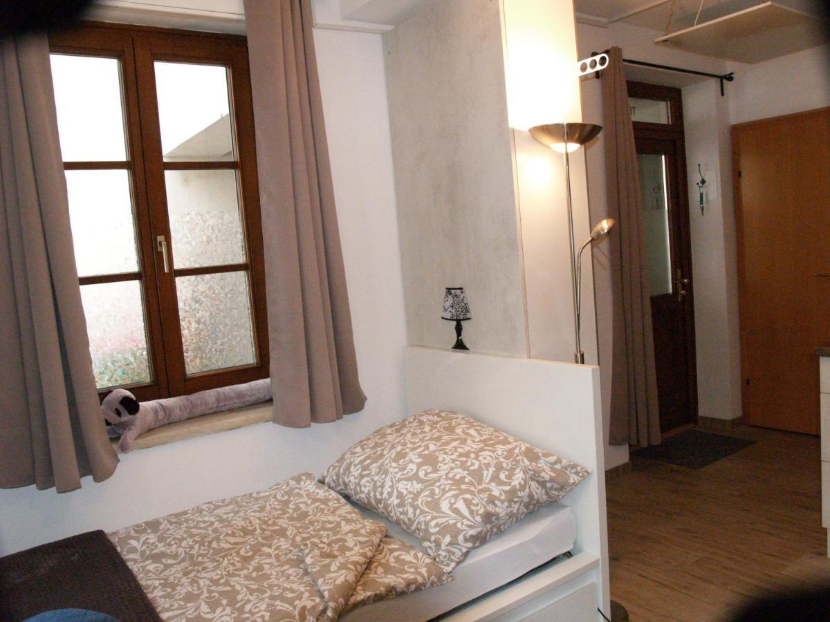 Lg Tiny Apartman Korneuburg Kültér fotó